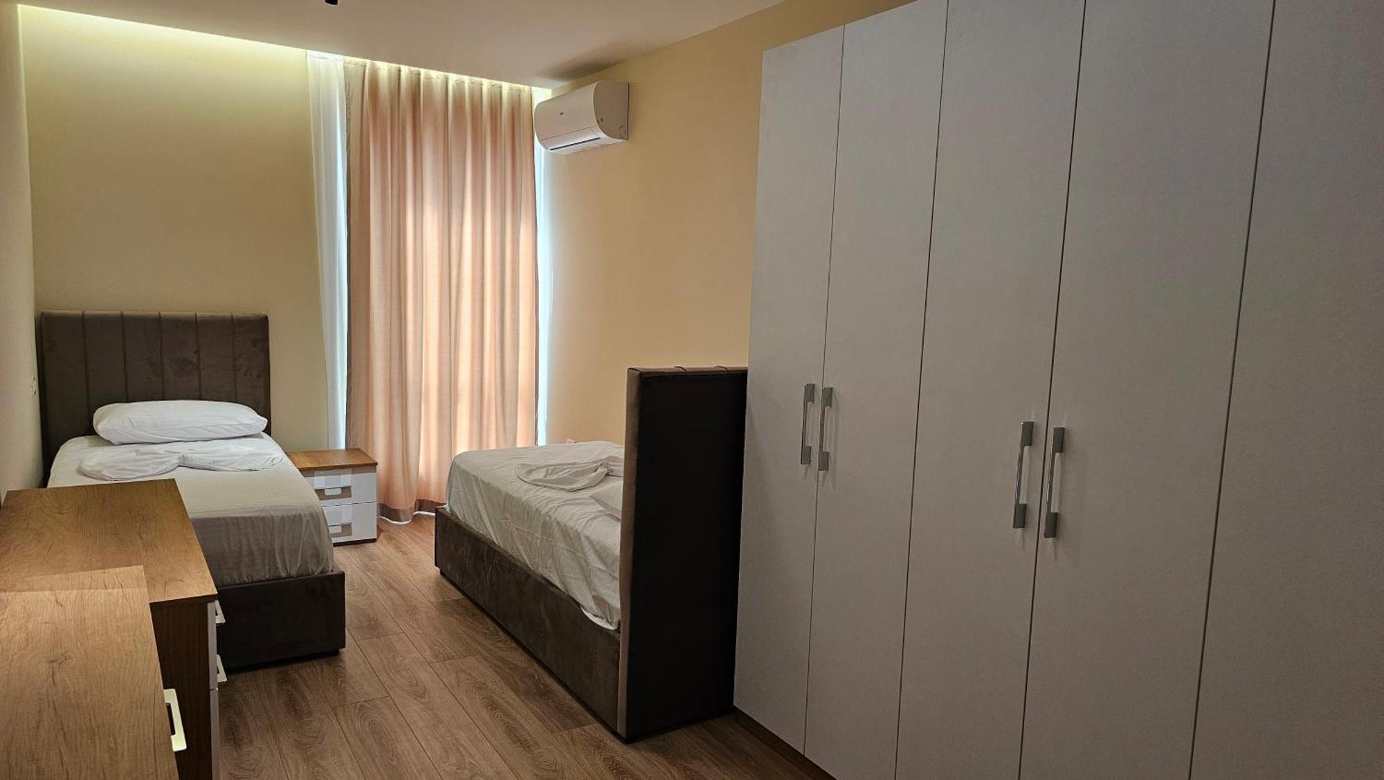 Tirana Airport Apartment Eksteriør bilde