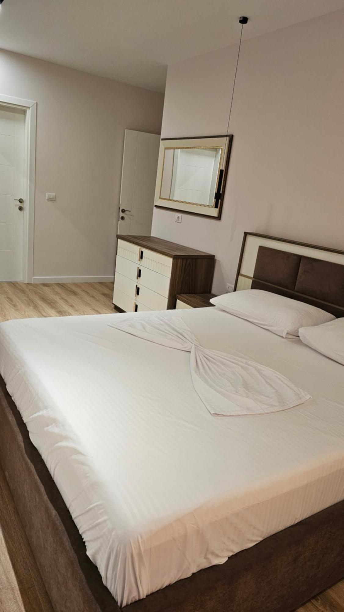 Tirana Airport Apartment Eksteriør bilde