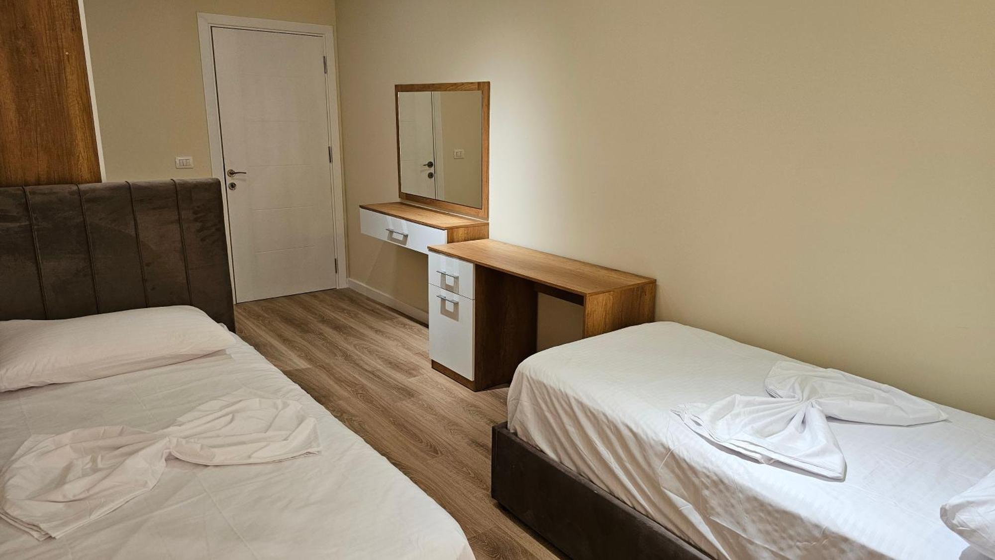 Tirana Airport Apartment Eksteriør bilde